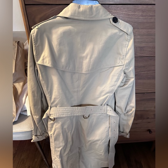 Authentic Burberry Kensington Trench 2018 - Picture 8 of 12